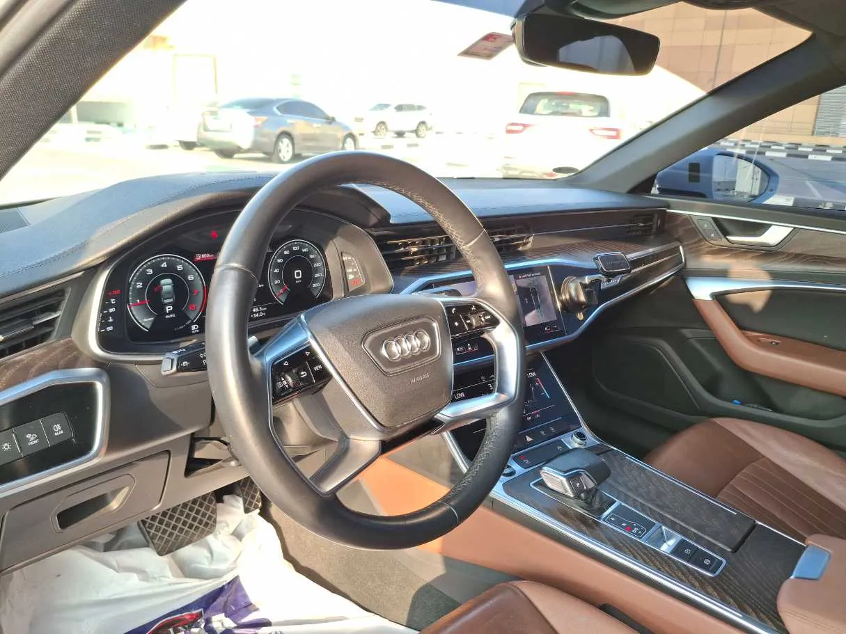 Car image 11