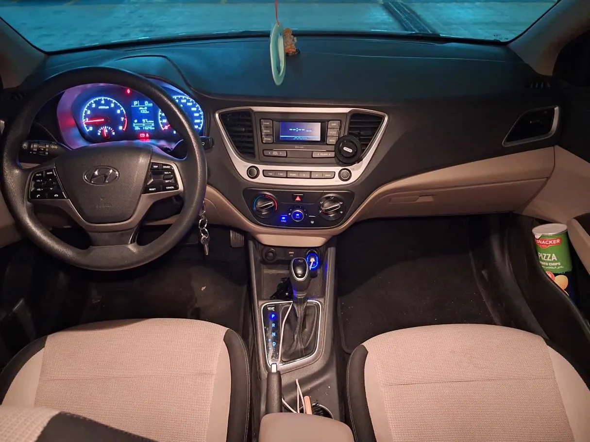 Car image 13
