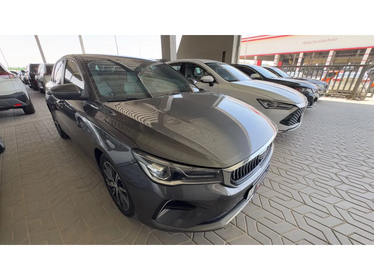 Car image 3