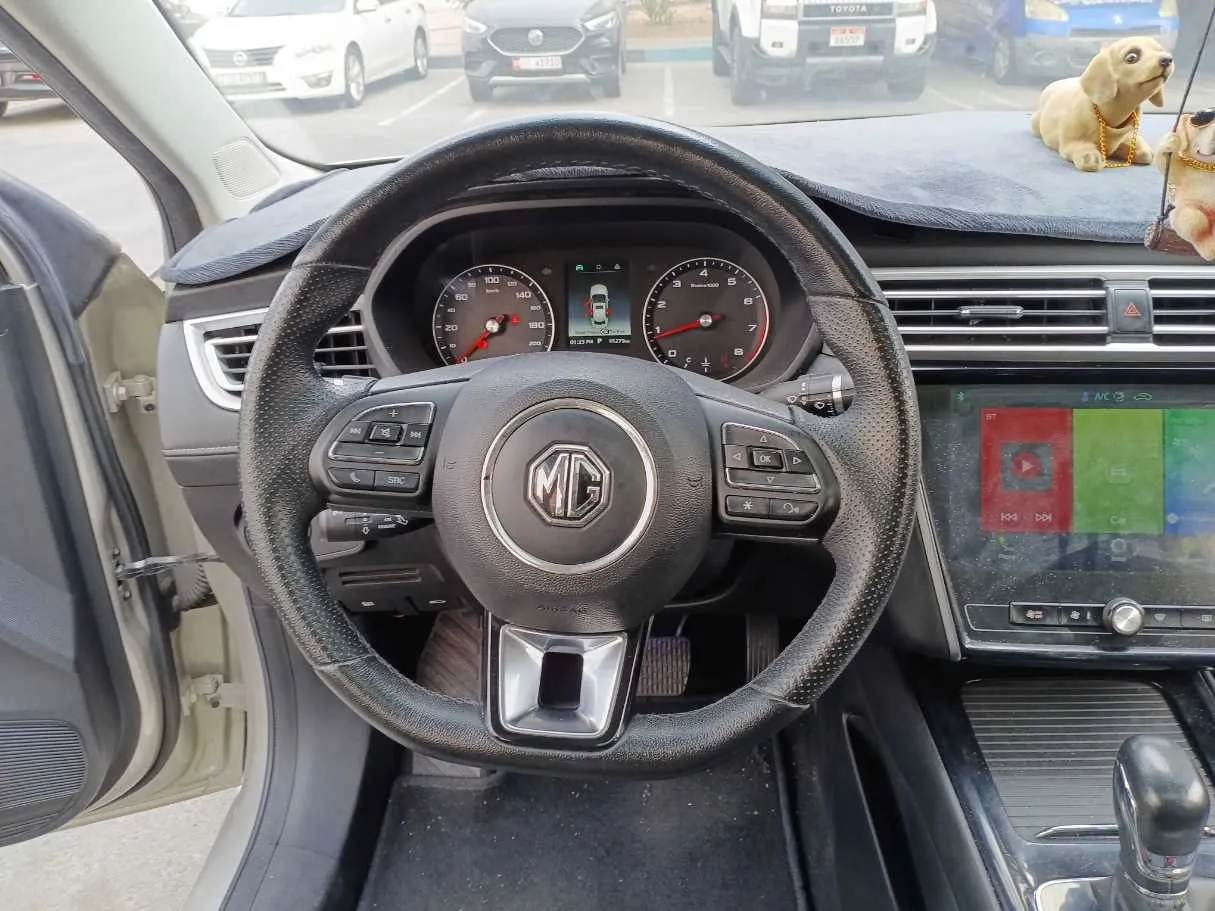 Car image 17