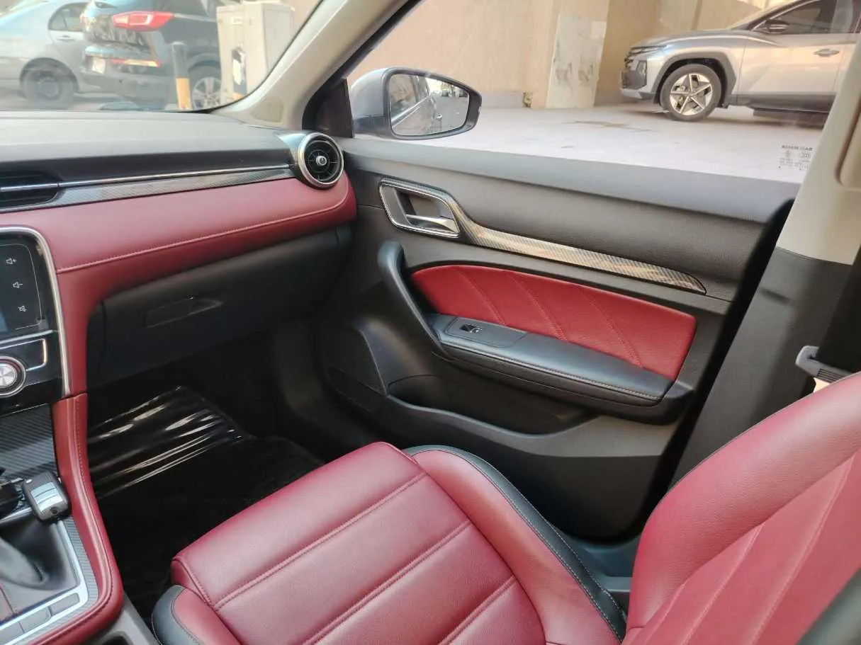 Car image 21
