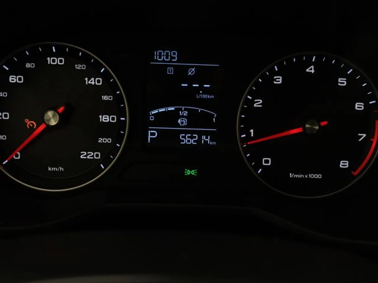 Car image 6