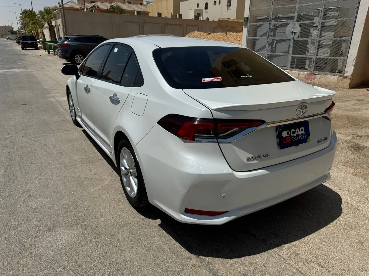 Car image 7
