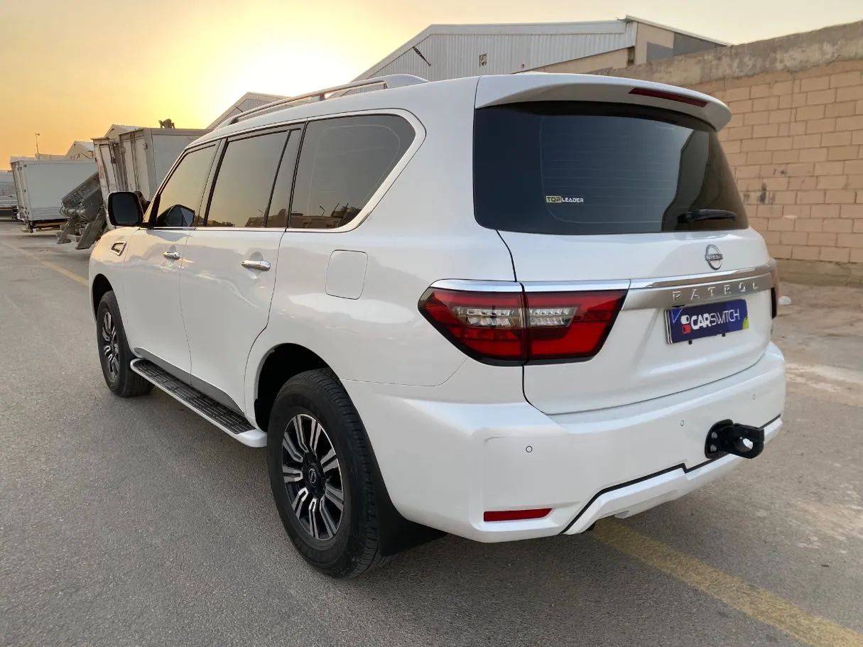 Car image 7
