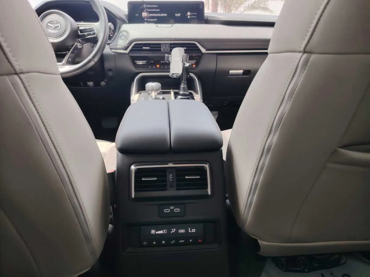 Car image 28