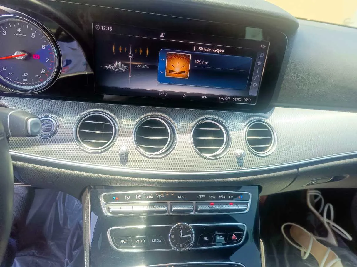 Car image 23