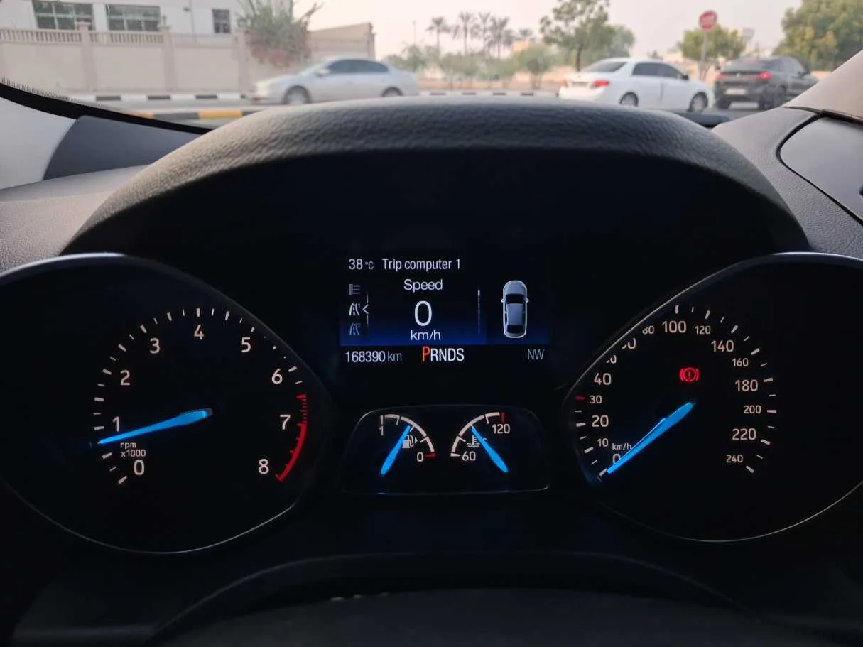 Car image 18