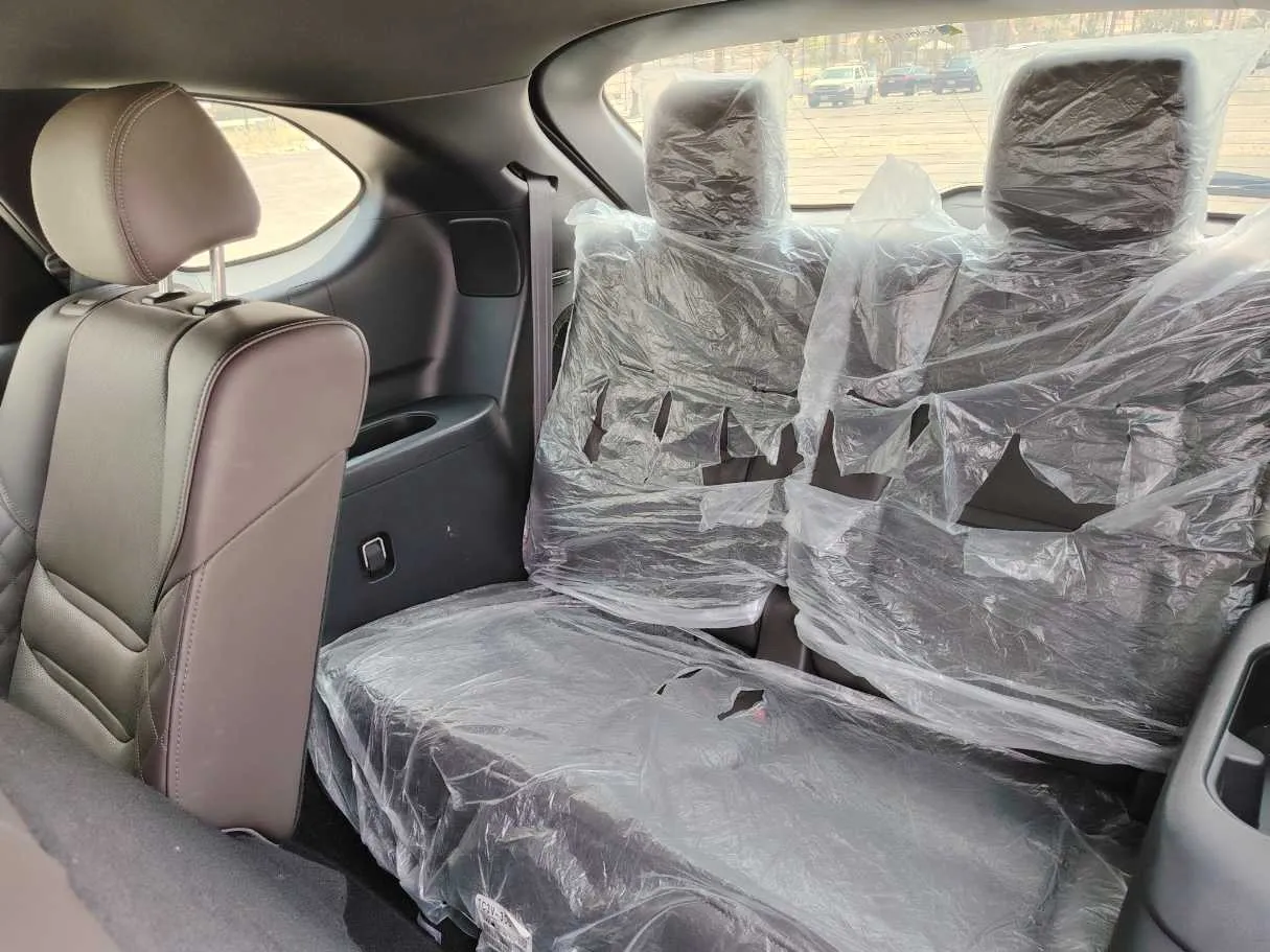 Car image 17
