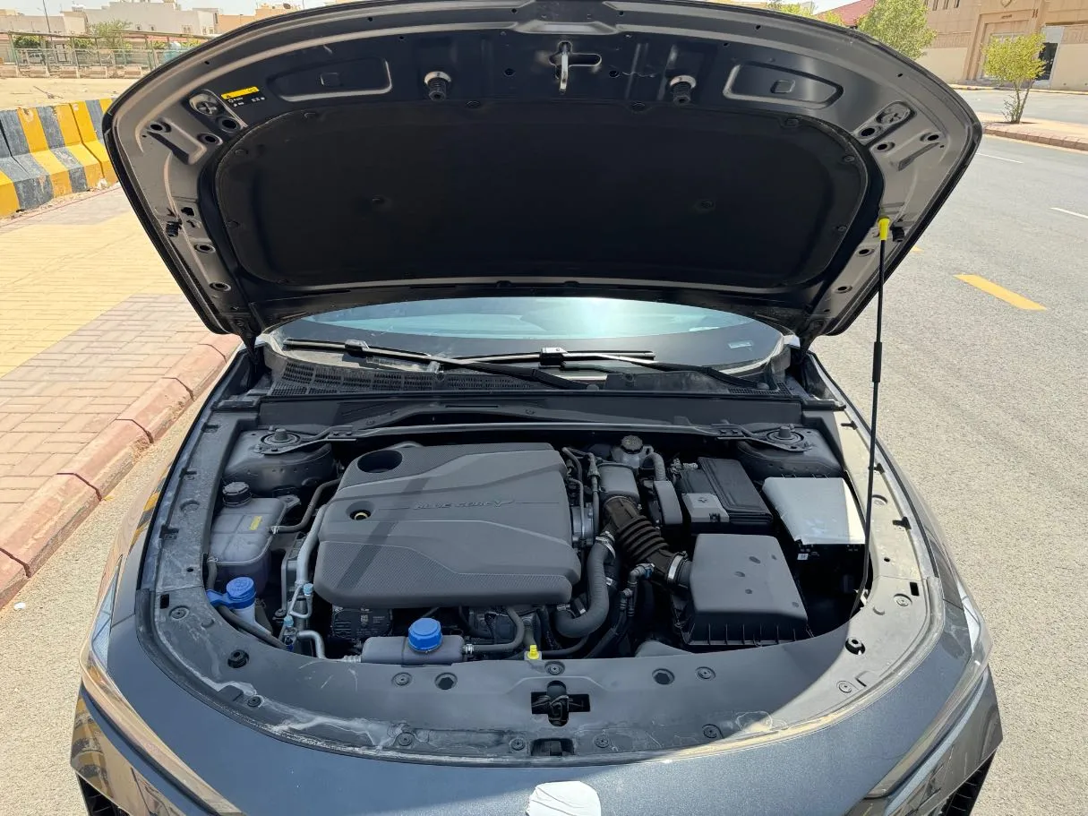 Car image 27