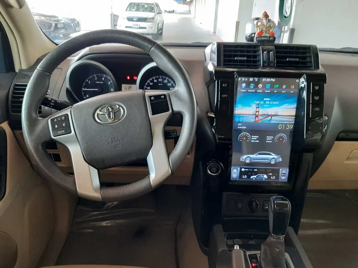 Car image 17