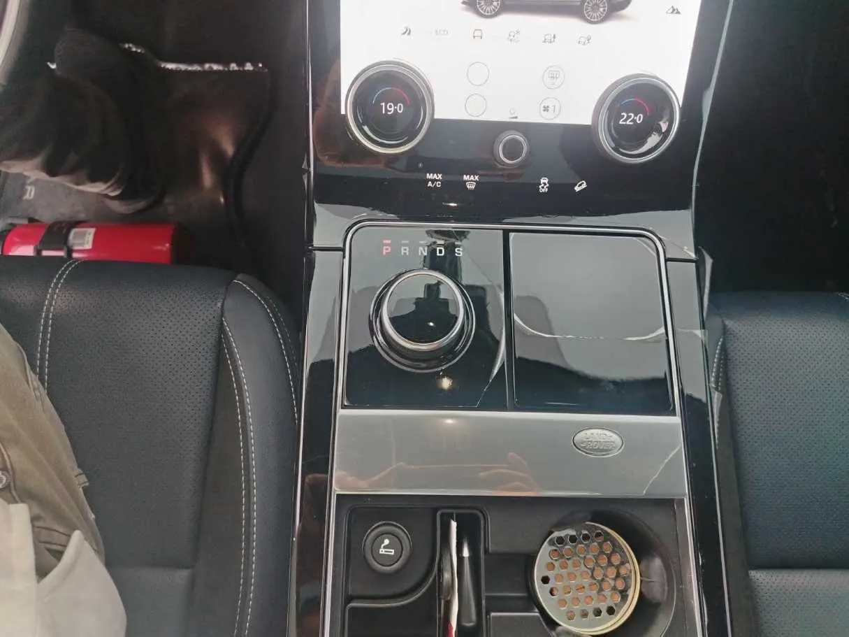 Car image 22