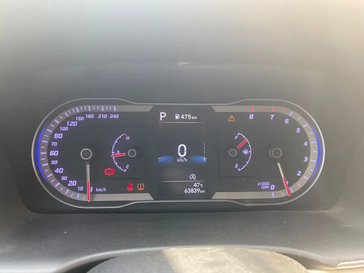 Car image 16