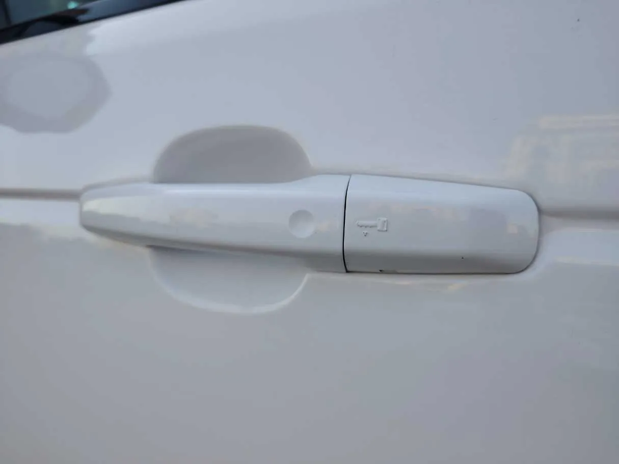 Car image 35
