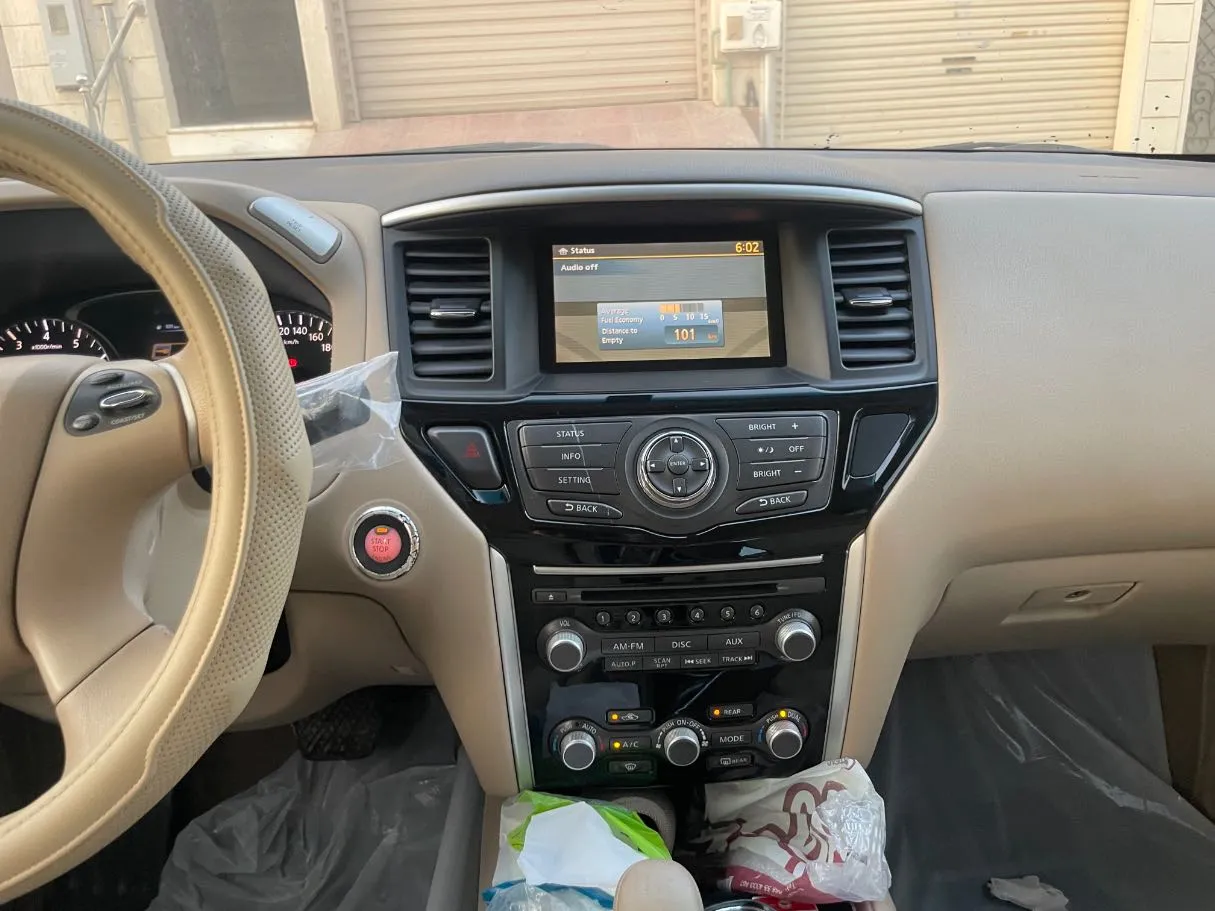 Car image 18