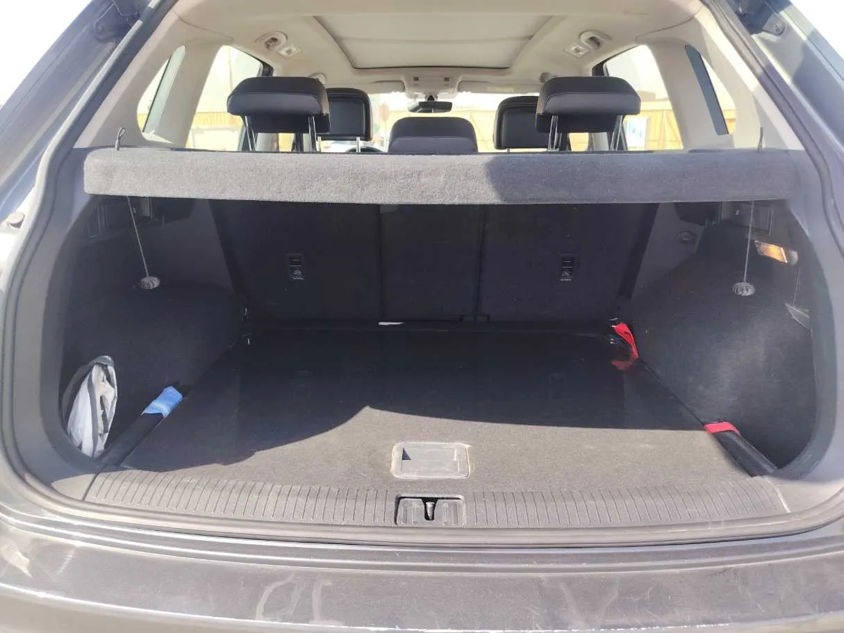 Car image 29