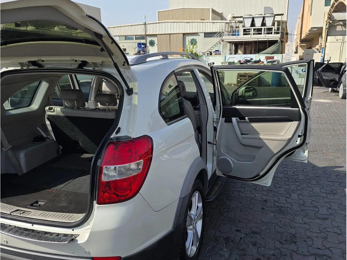 Car image 5