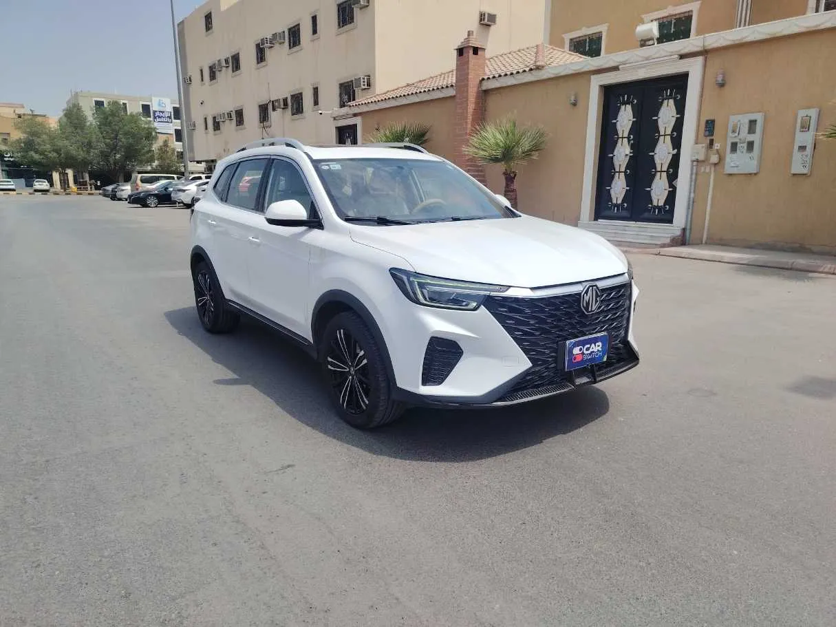 Car image 3