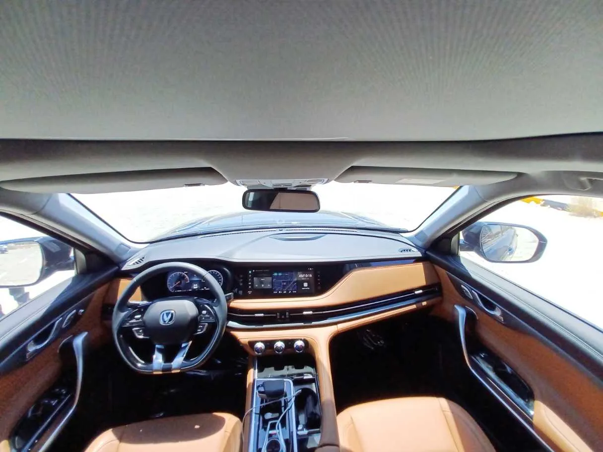 Car image 12