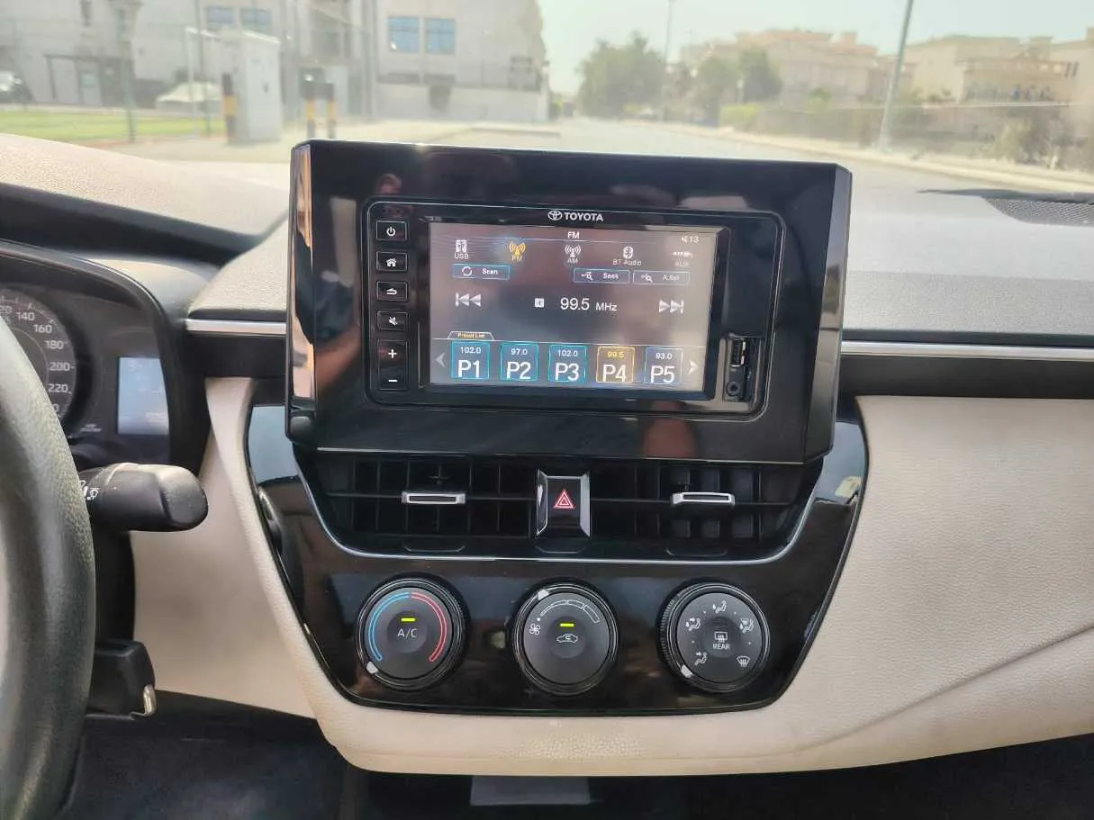 Car image 26