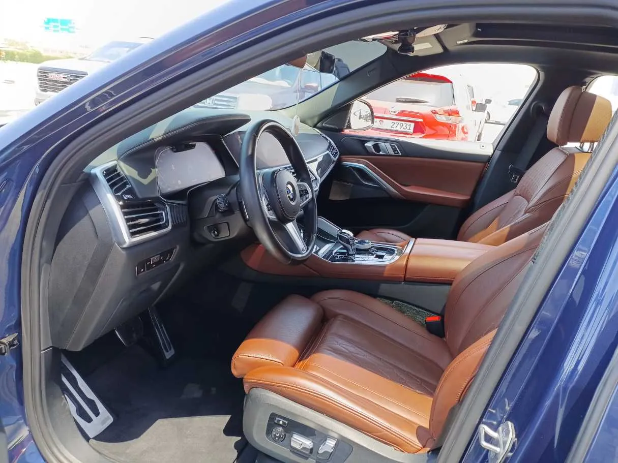Car image 11
