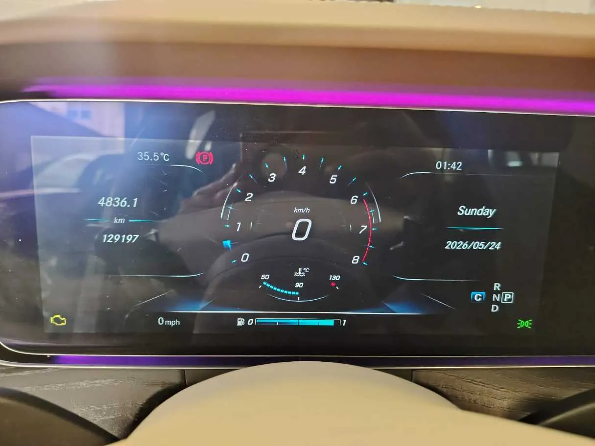 Car image 27