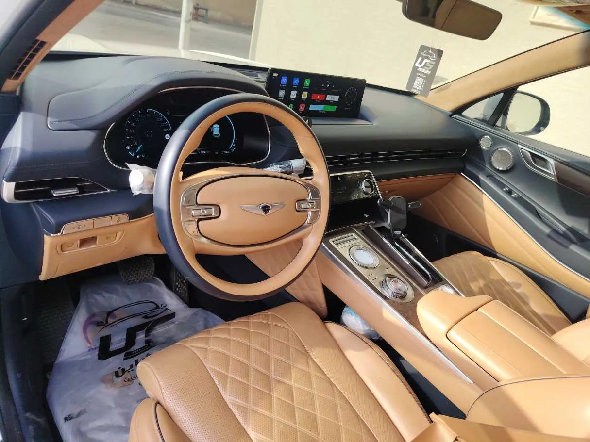 Car image 11