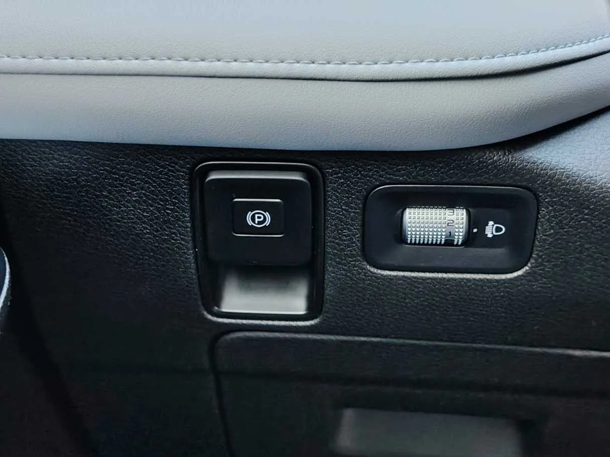 Car image 29