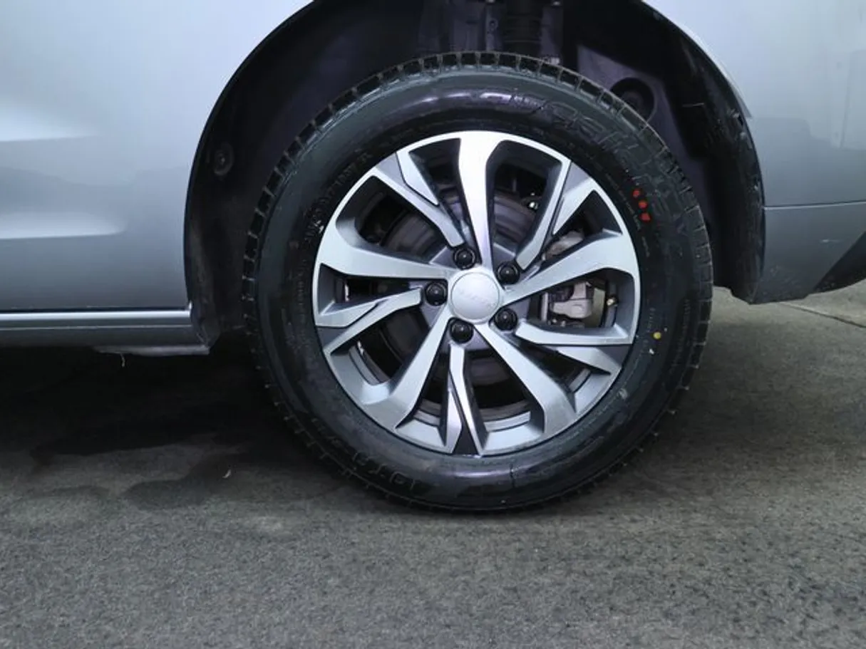Car image 7