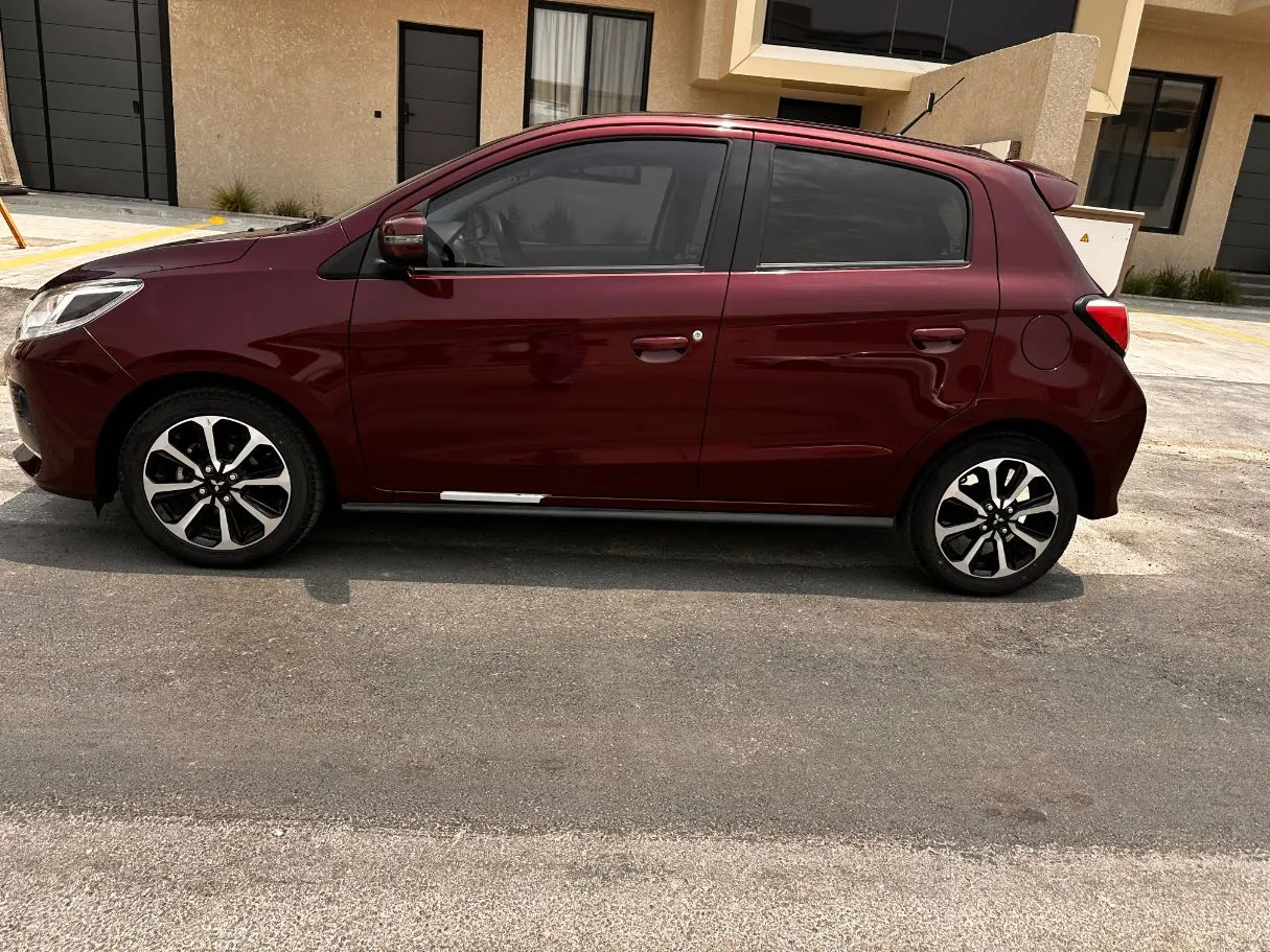 Car image 8