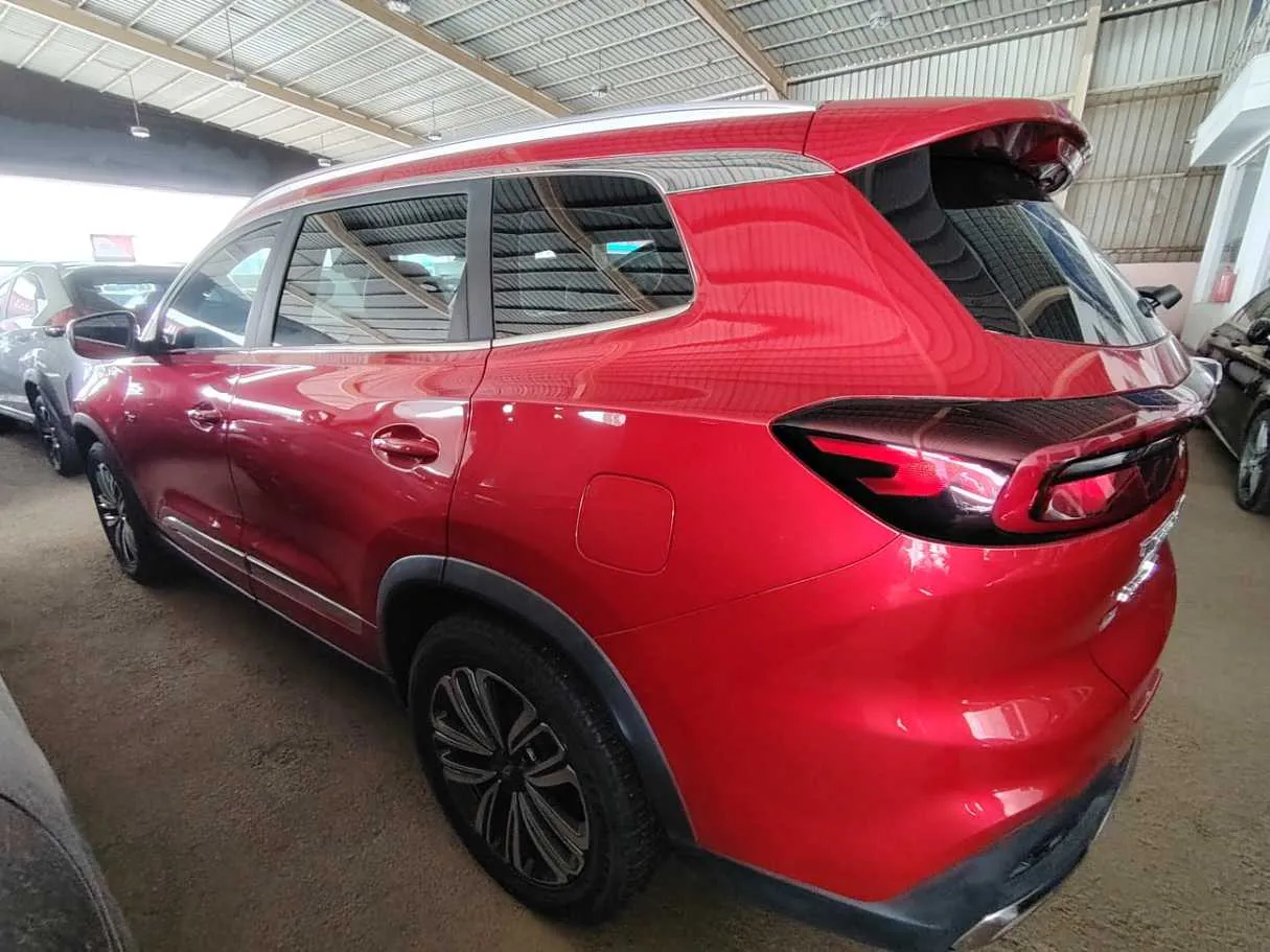 Car image 7