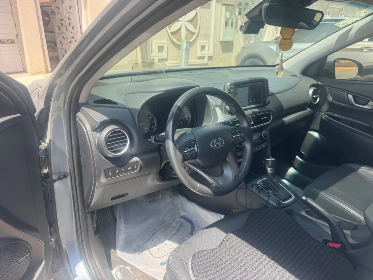 Car image 11