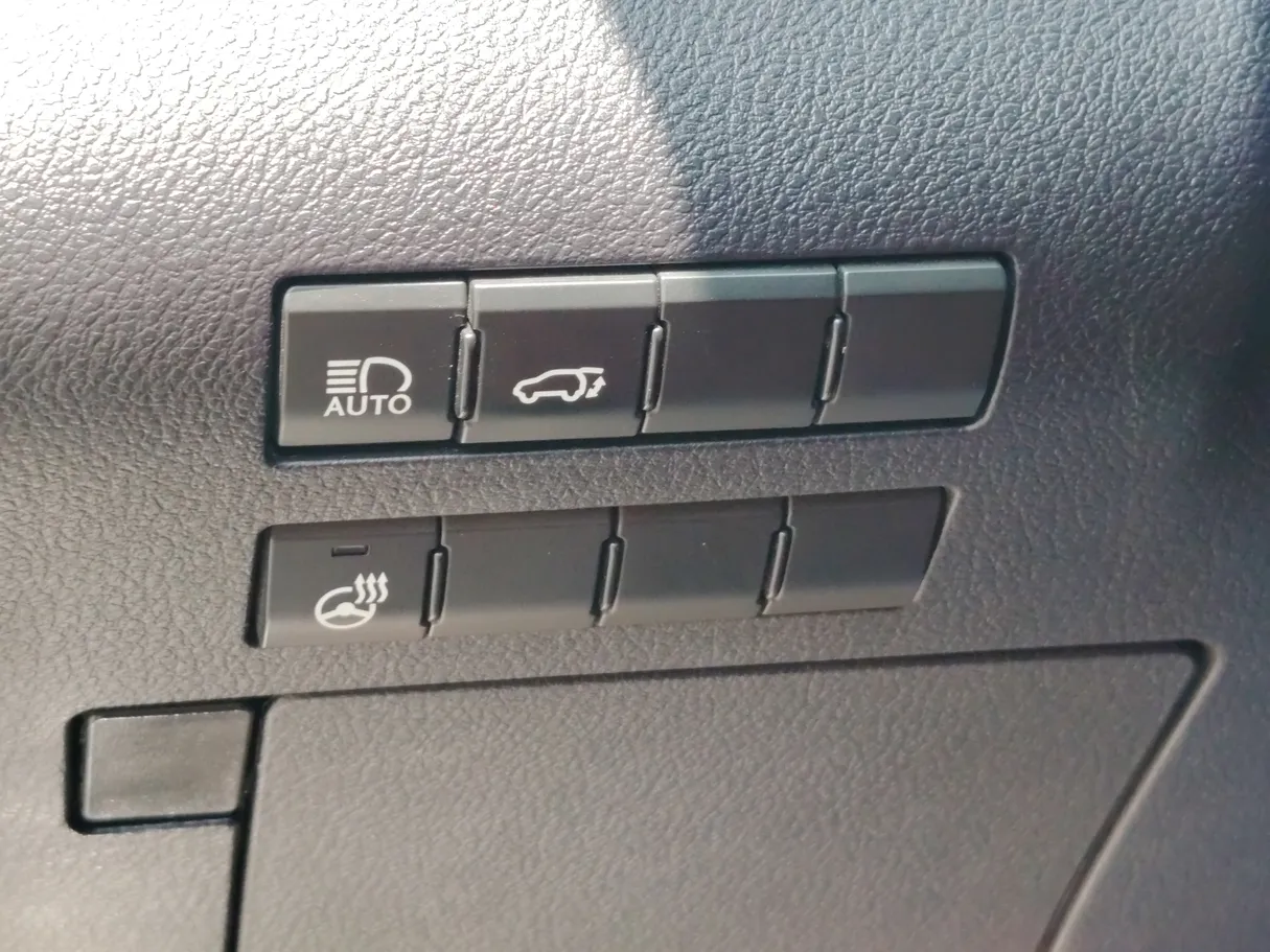 Car image 35