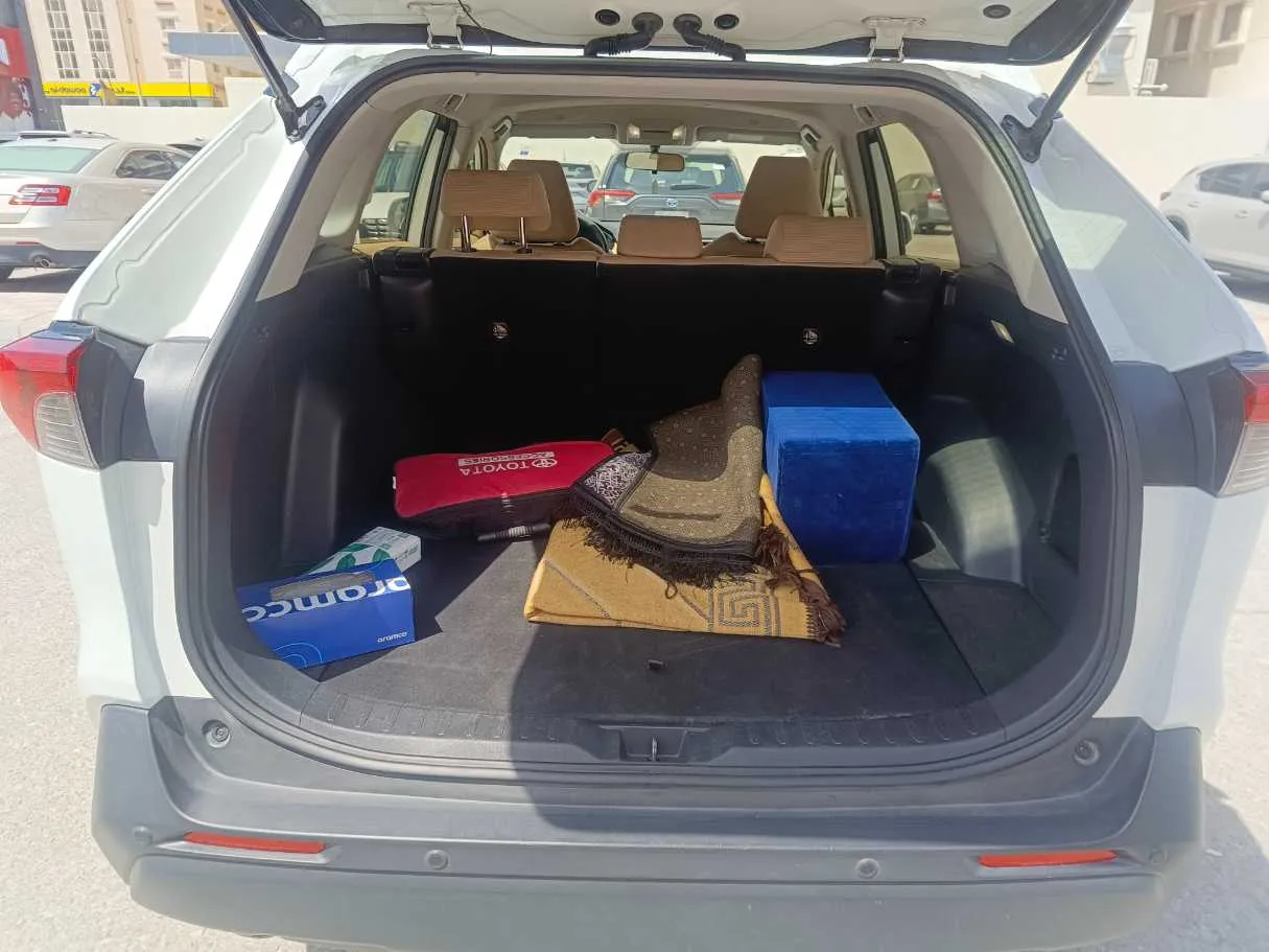 Car image 27