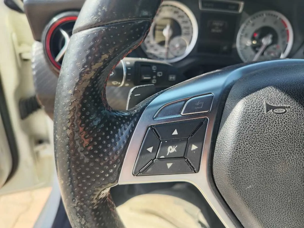 Car image 36