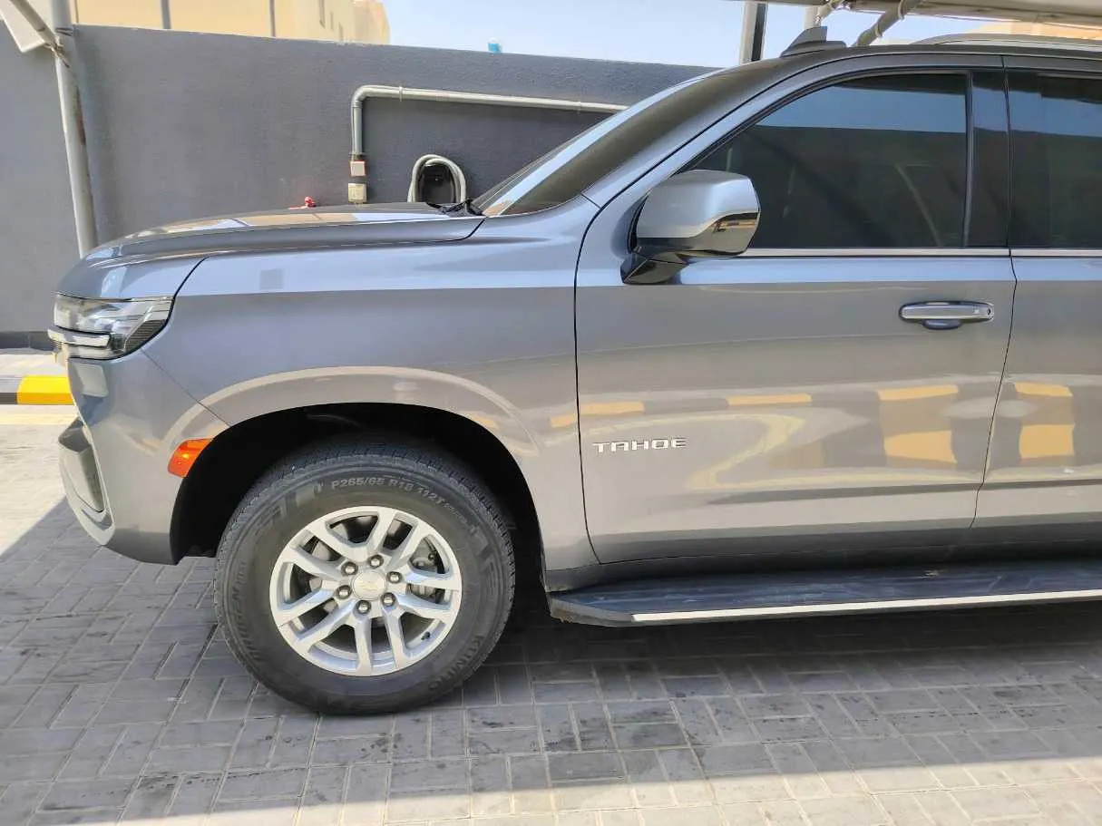 Car image 8