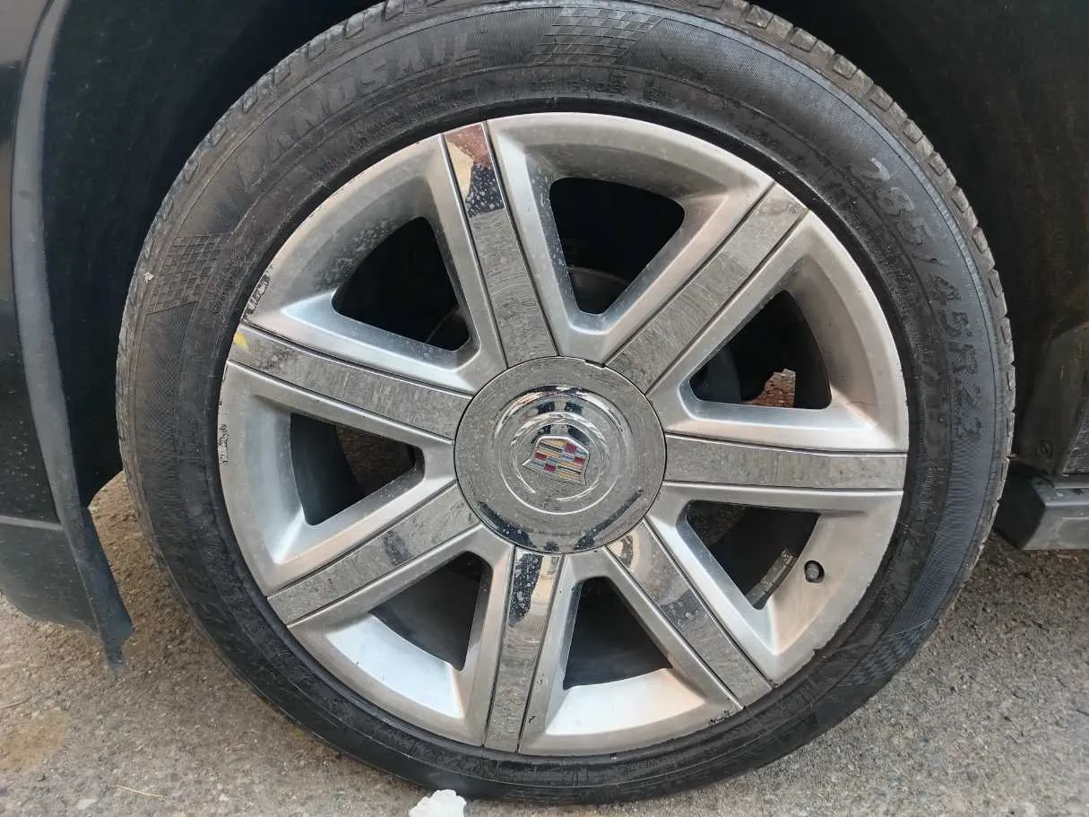 Car image 10