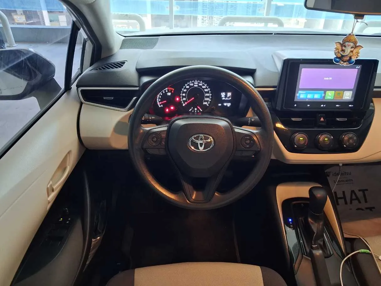 Car image 14