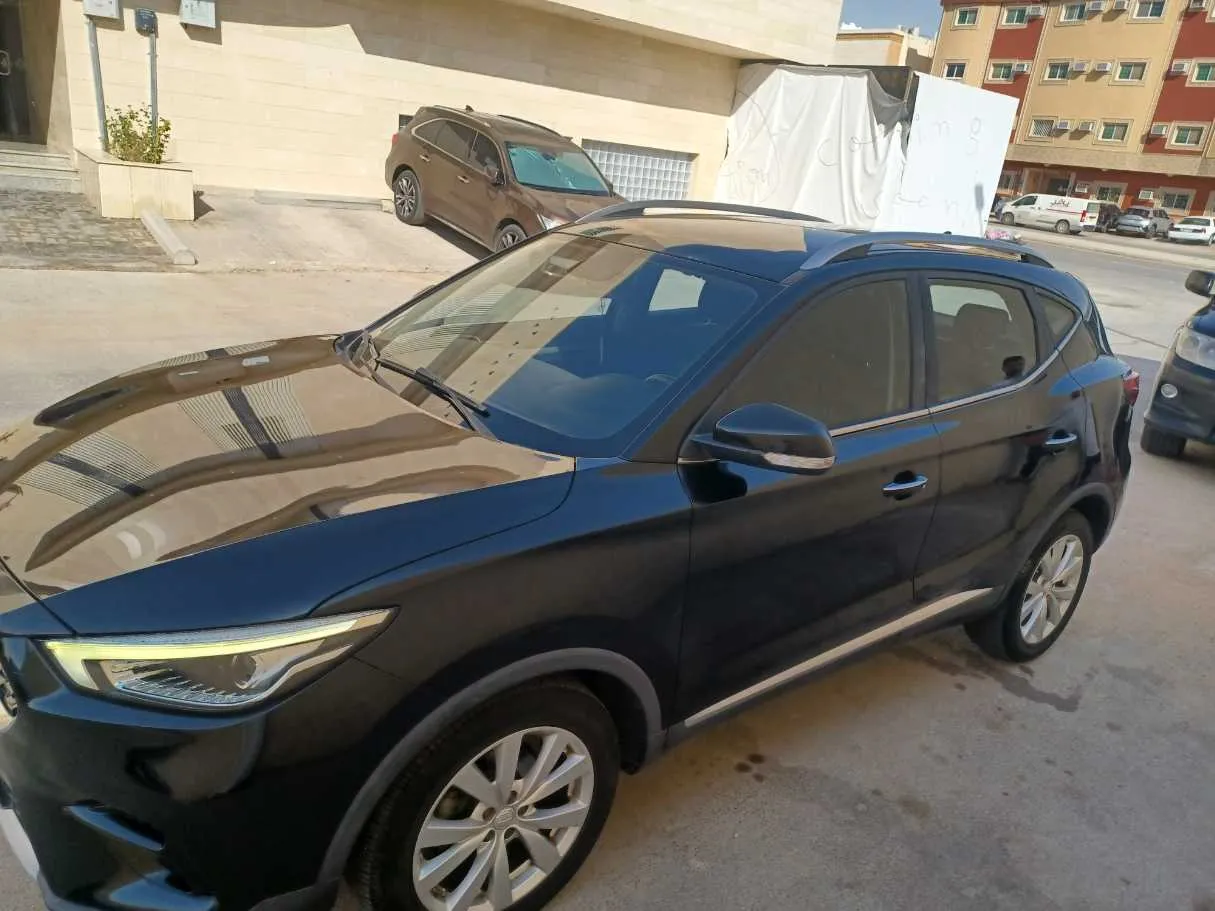Car image 9
