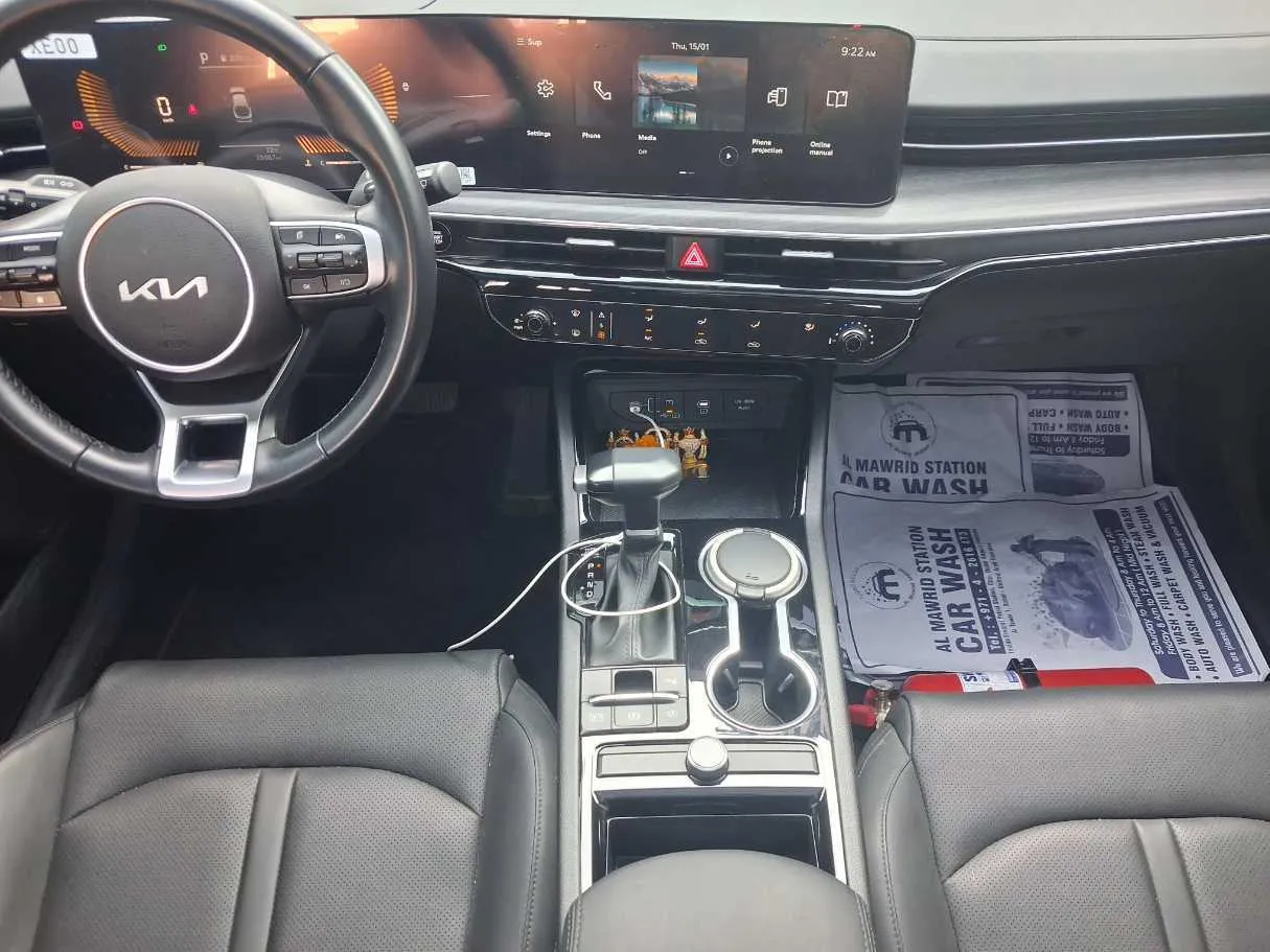 Car image 16