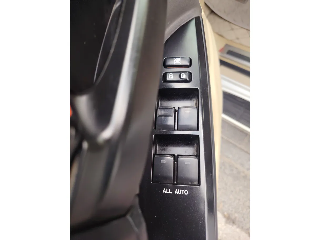 Car image 29