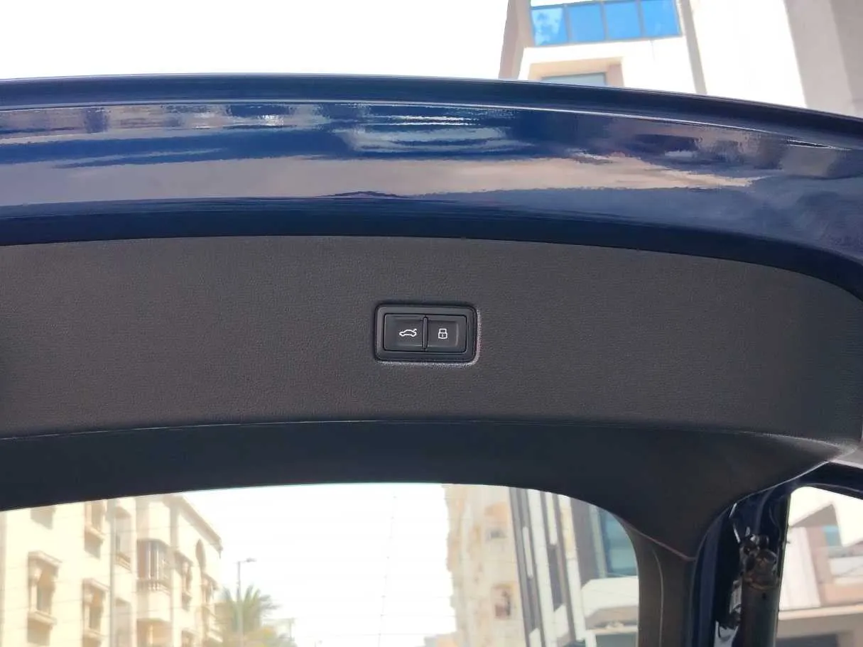 Car image 31