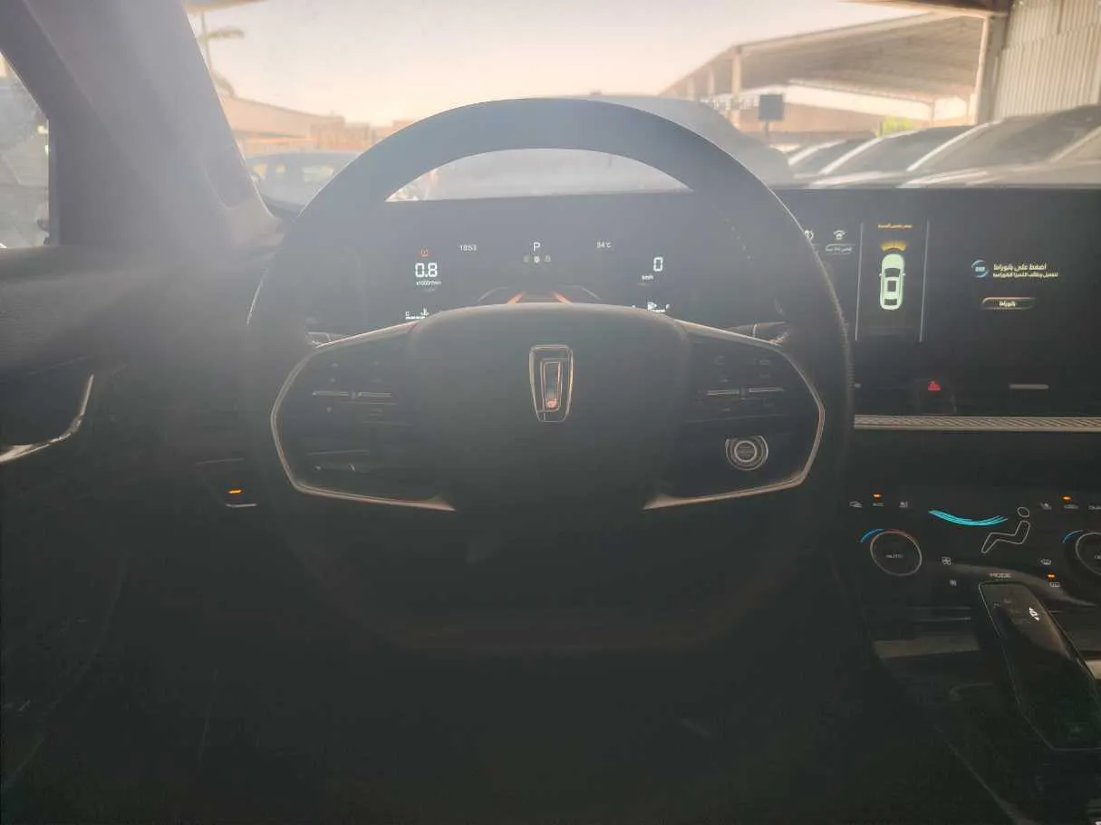 Car image 27