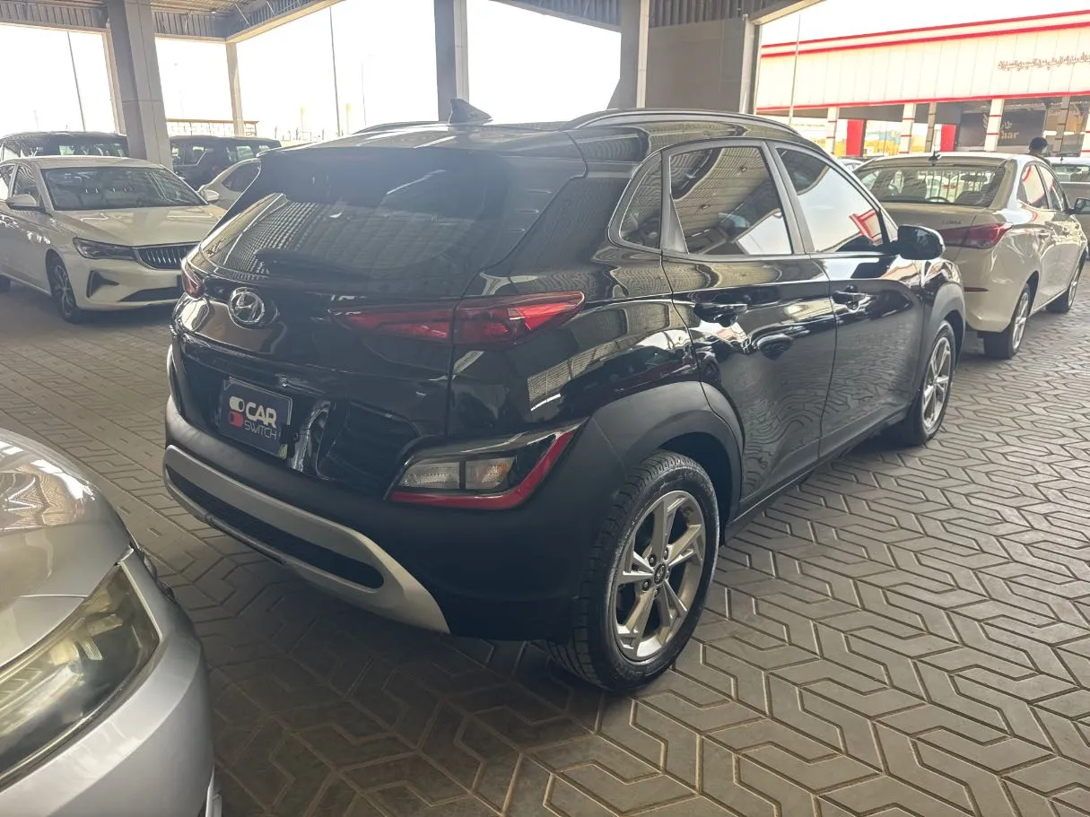 Car image 3