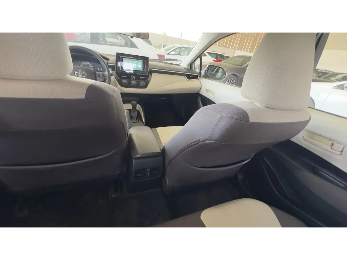 Car image 17