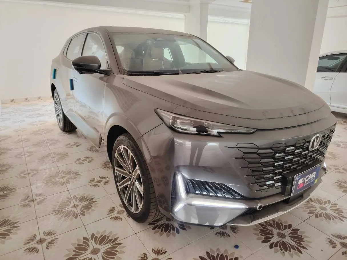 Car image 3