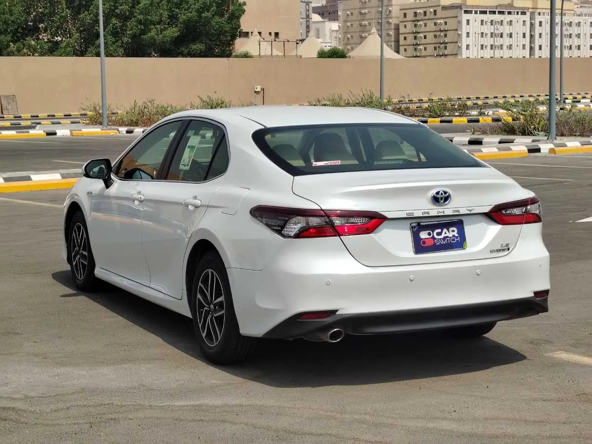 Car image 7