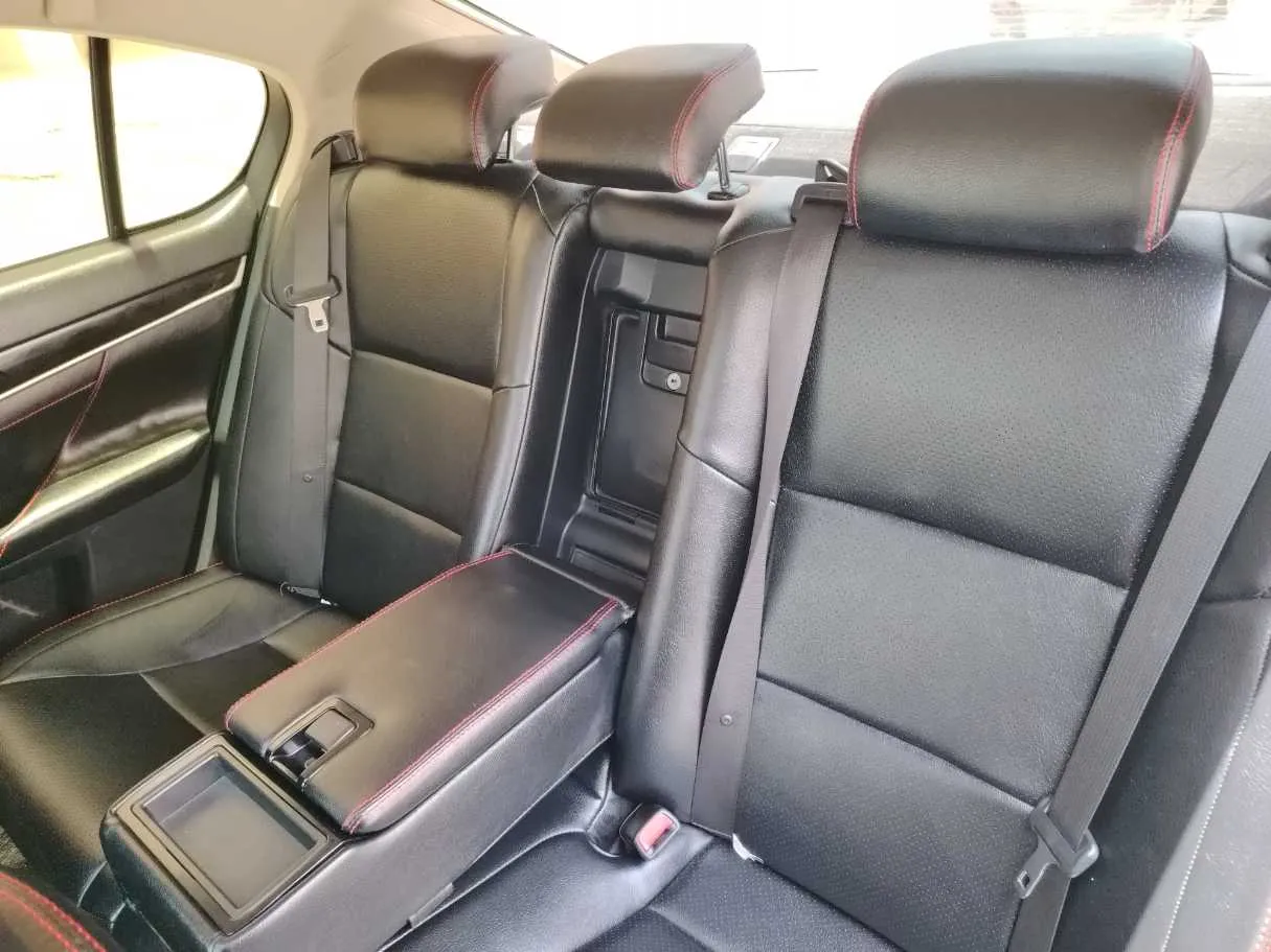 Car image 16