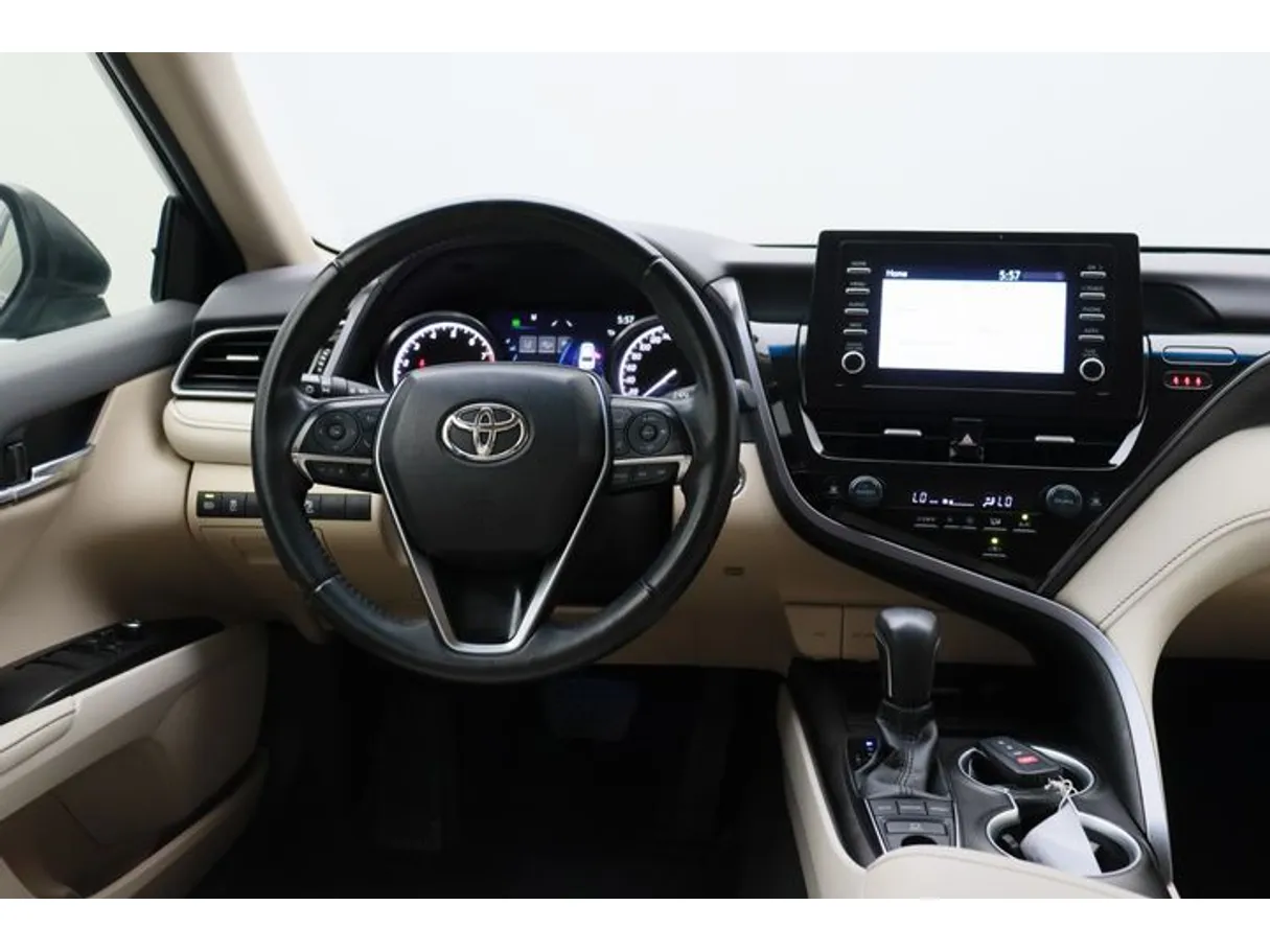 Car image 15