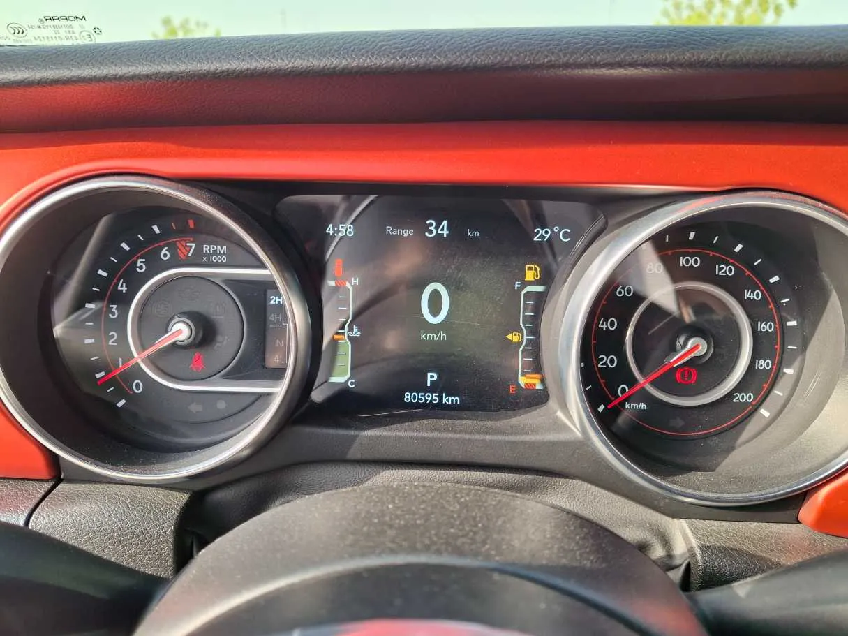 Car image 18