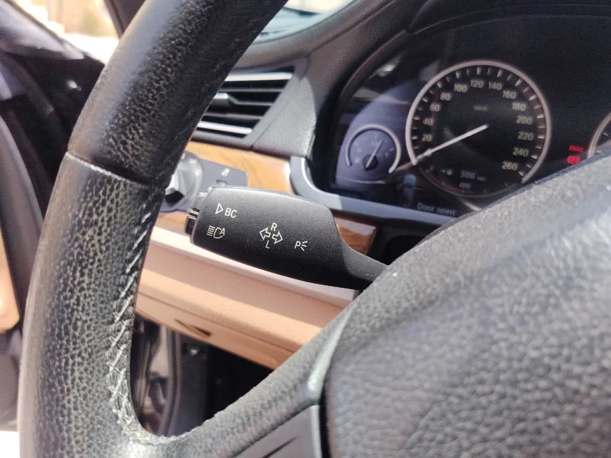 Car image 34